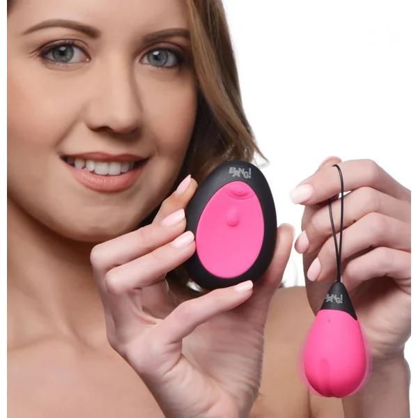BANG! 10X VIBRATING SILICONE EGG W/ REMOTE PINK