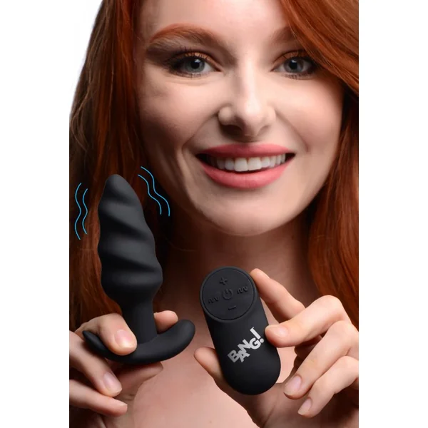 BANG! 21X VIBRATING SILICONE SWIRL BUTT PLUG W/ REMOTE BLACK