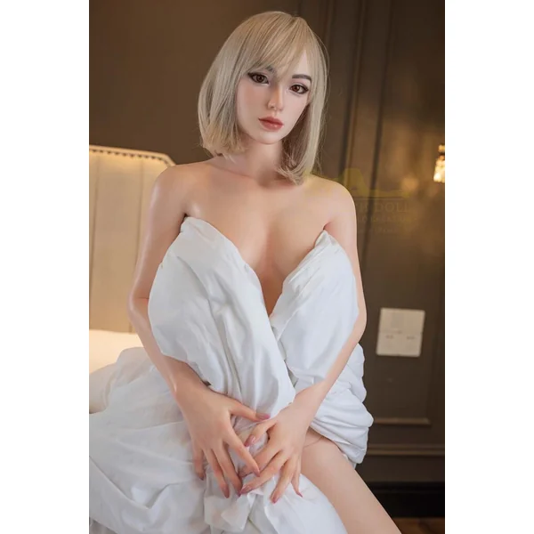 Gia – 5’7″ | 167cm Sex Doll