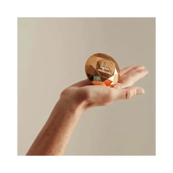 Twenty One Vibrating Diamond